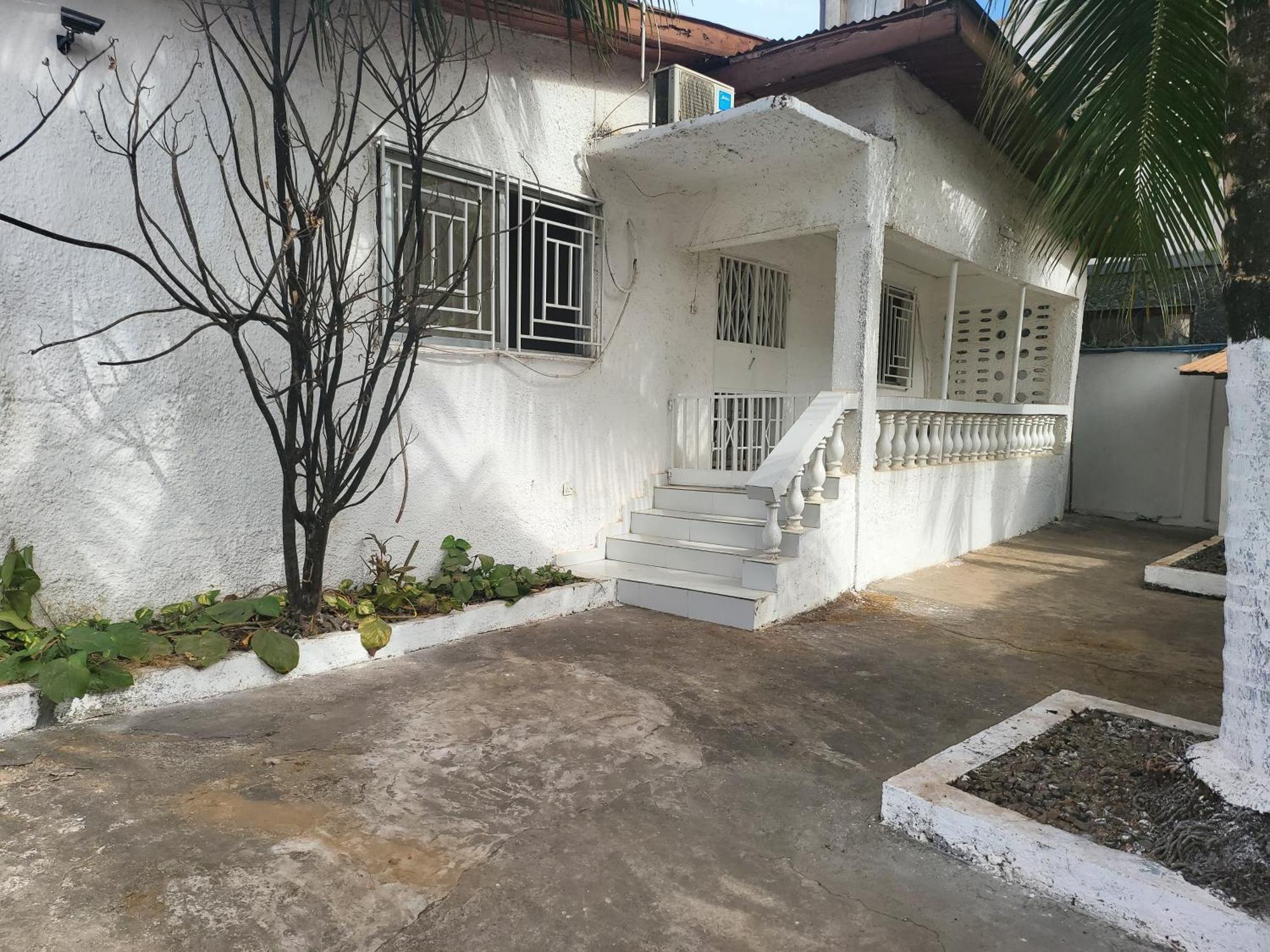 Cozy 2 Bedroom Bungalow. Freetown Exterior photo