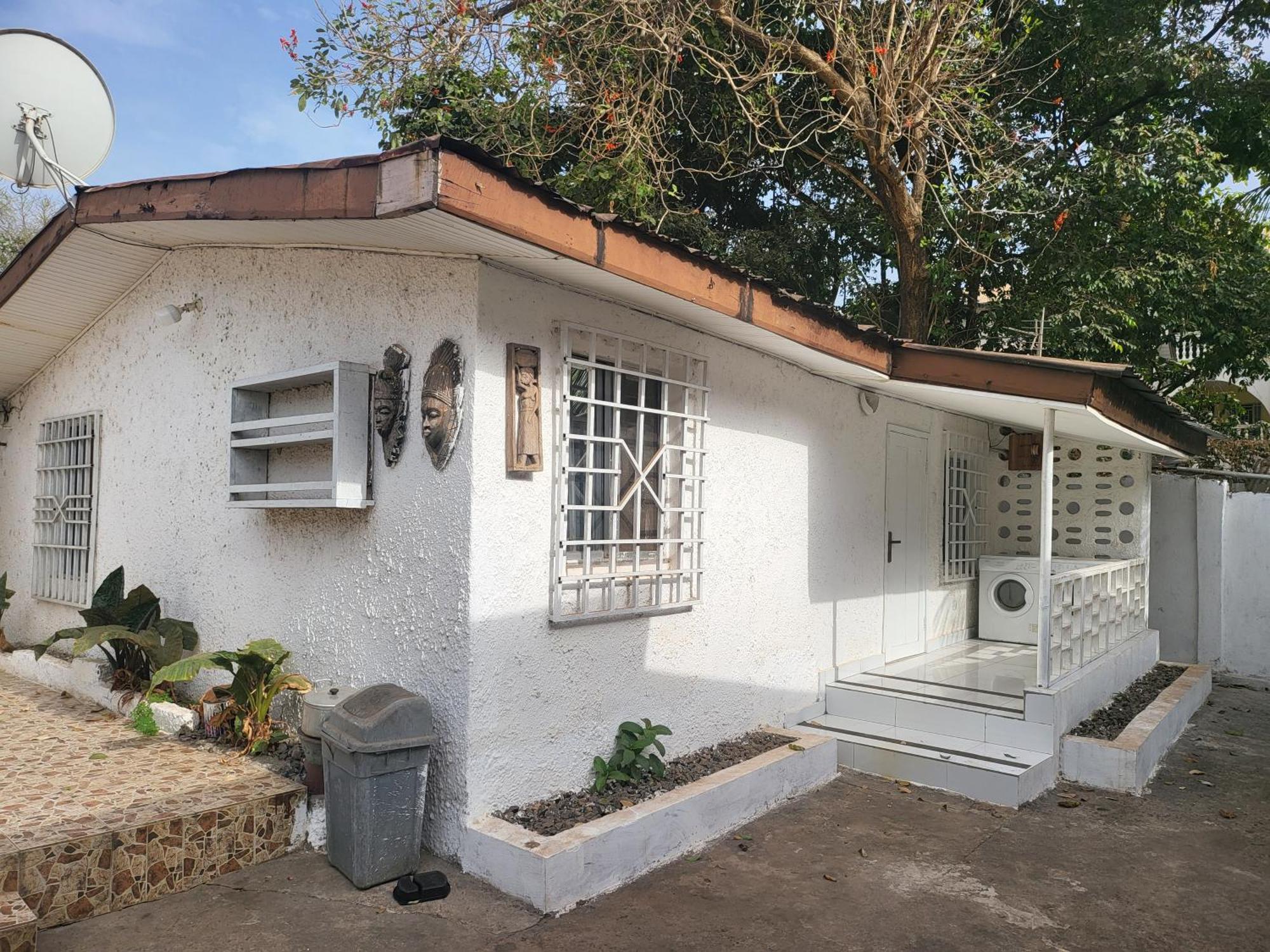 Cozy 2 Bedroom Bungalow. Freetown Exterior photo