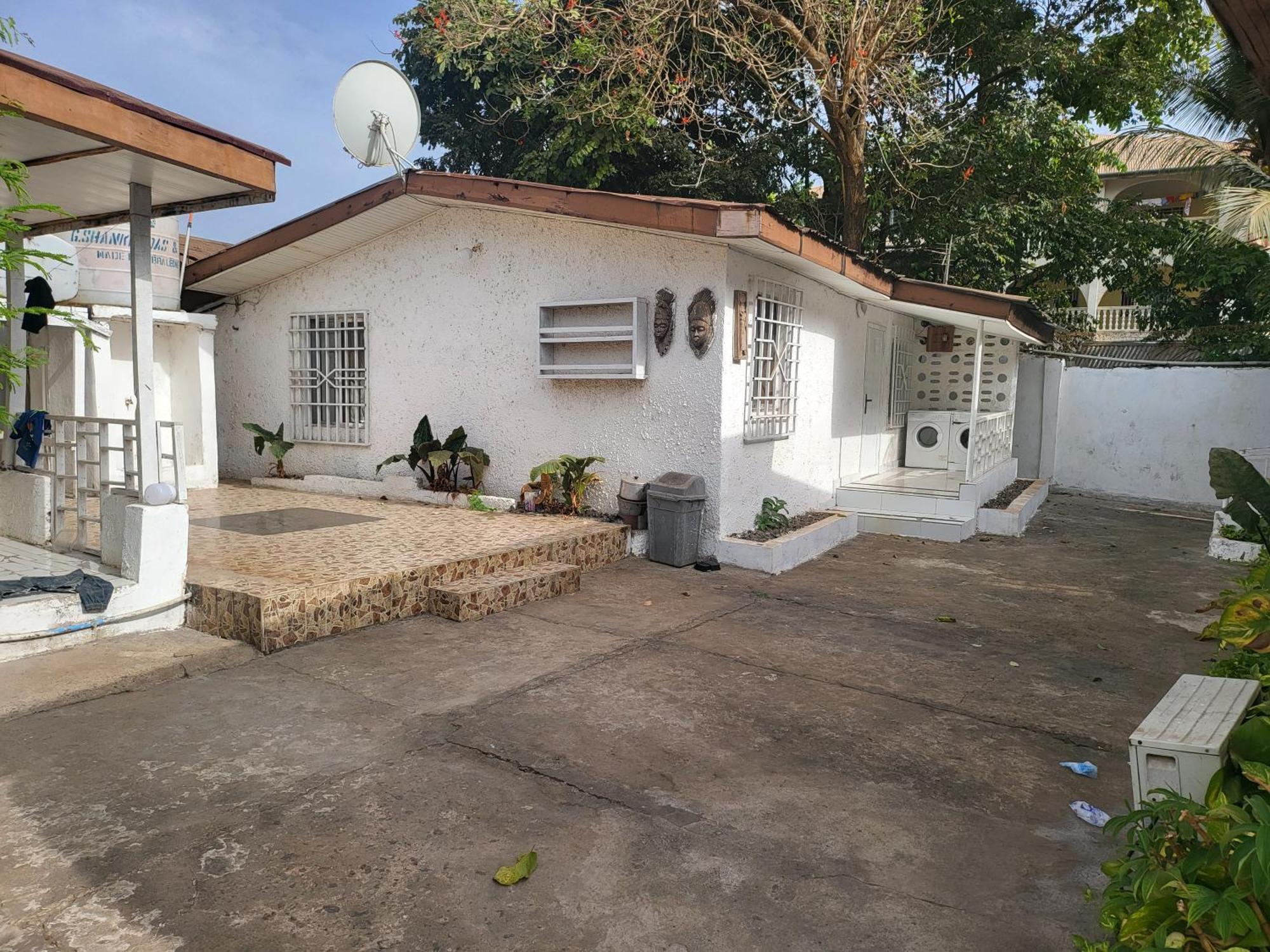 Cozy 2 Bedroom Bungalow. Freetown Exterior photo